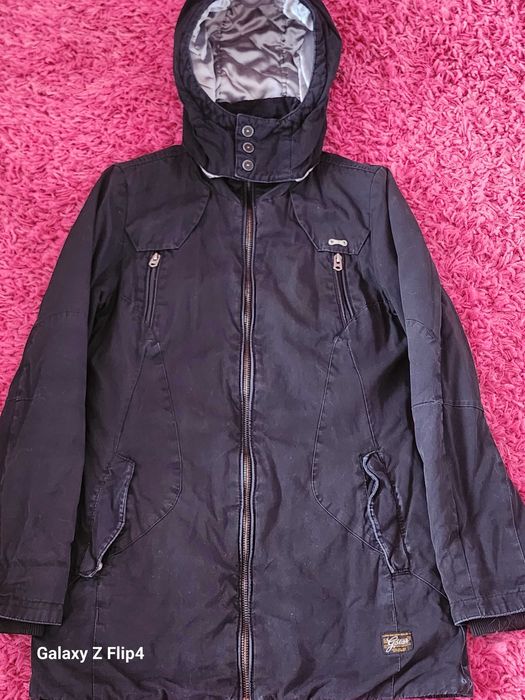 Яке G-star, размер S, нормални следи от употреба