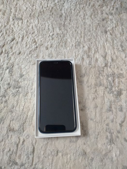 Продам iPhone 12