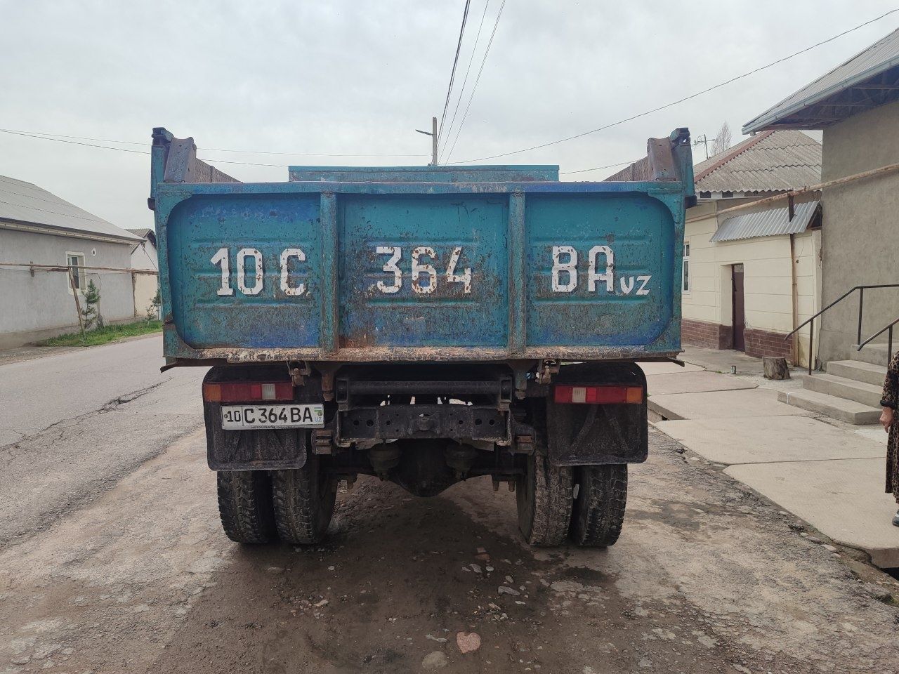 Zil sotladi srochna naxadu ishka tayor