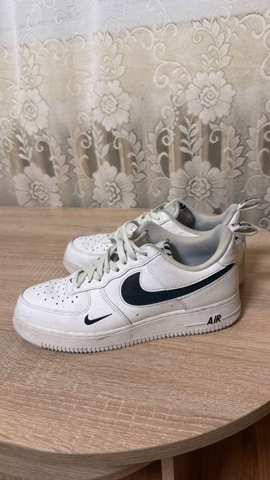 vand Air Force 1 in stare foarte buna
