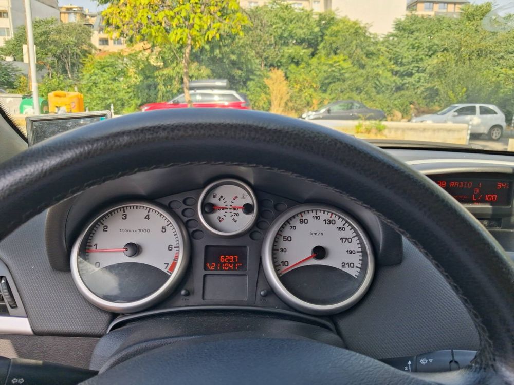 Peugeot модел 207, 2010 година