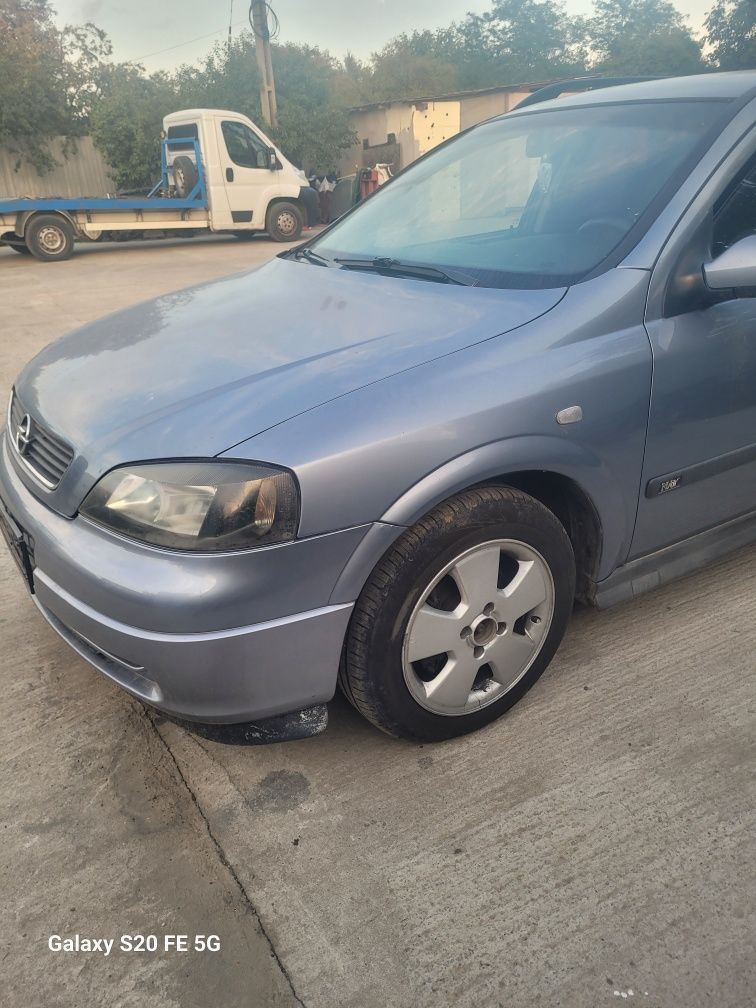 Far stanga dreapta opel astra g