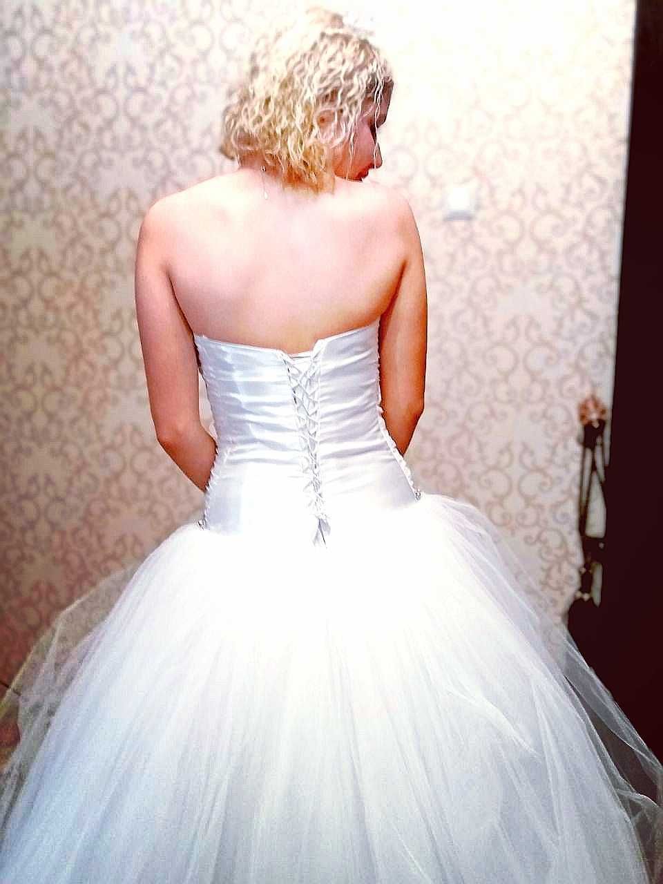 Платья свадебные новые на продажу 600000 за платье
