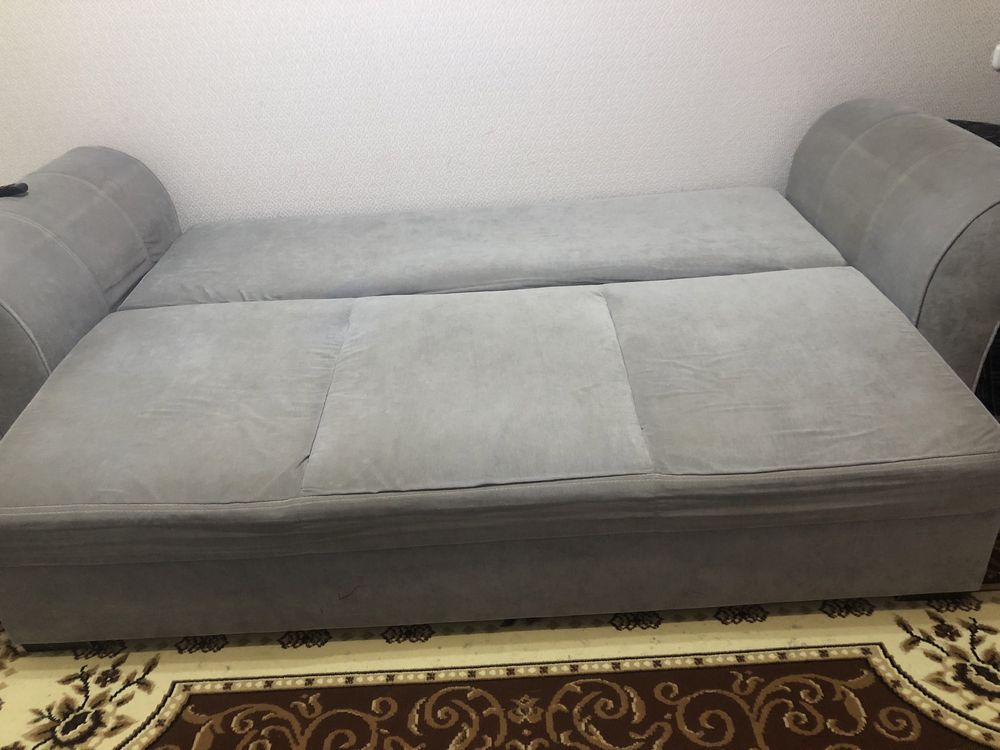 Продам диван для гостиной