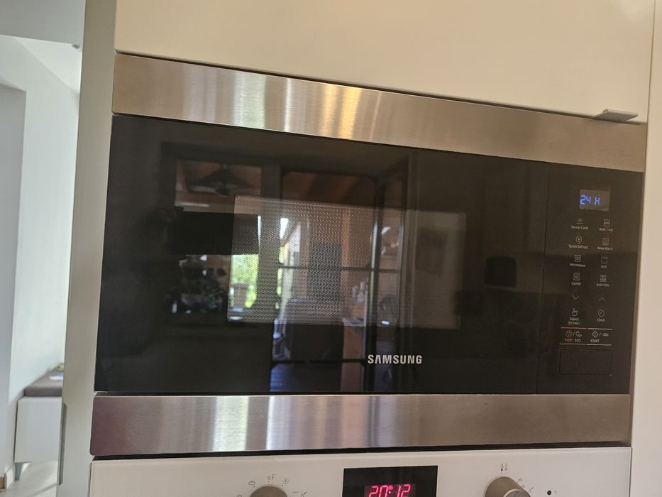 Cuptor microunde LCD