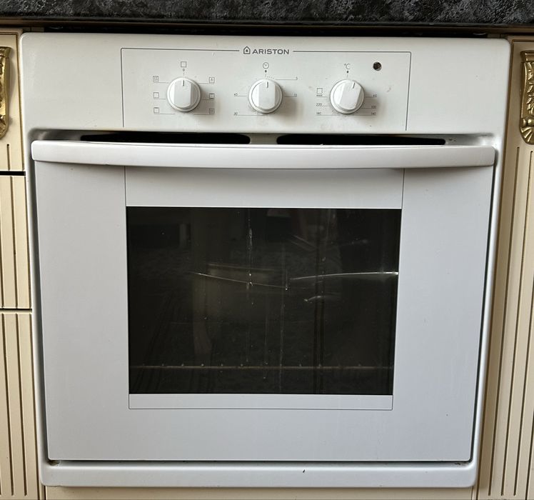 Духовка духовой шкаф Ariston Аристон