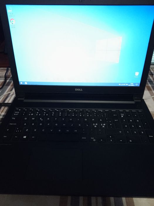 Лаптоп за работа и леки игри