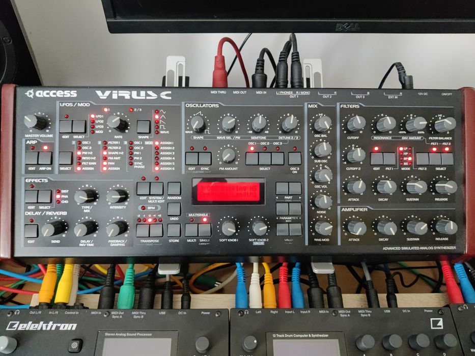 Access Virus C desktop sintetizator