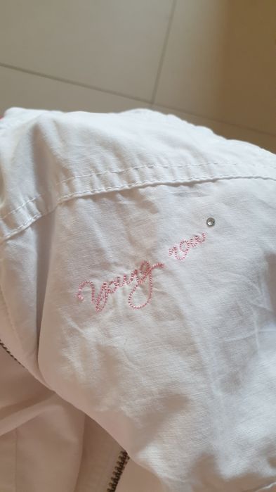 Geaca de vara, gluga ascunsa in guler