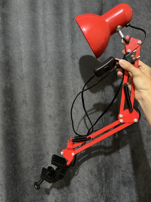 Настольная лампа