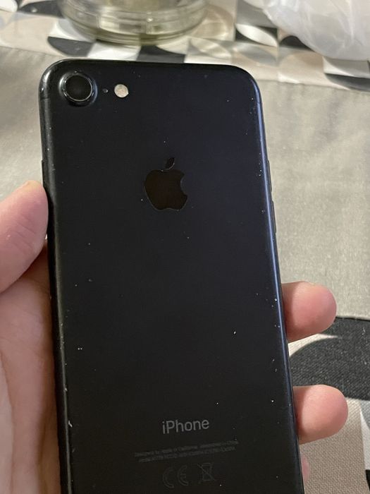 Iphone 7 yonmidi platada muomosi bor