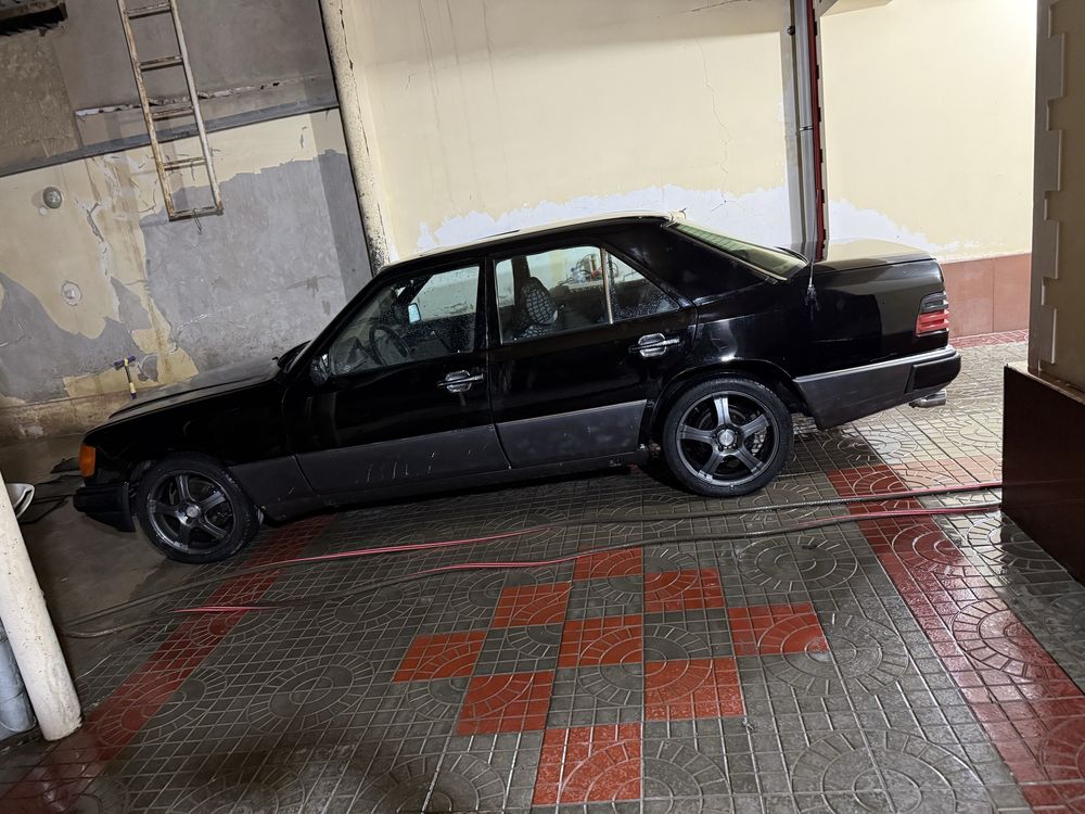 Mercedes 124 3.2