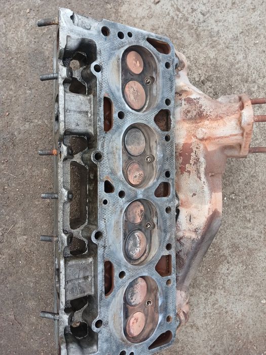 Продам запчасти на зил головка