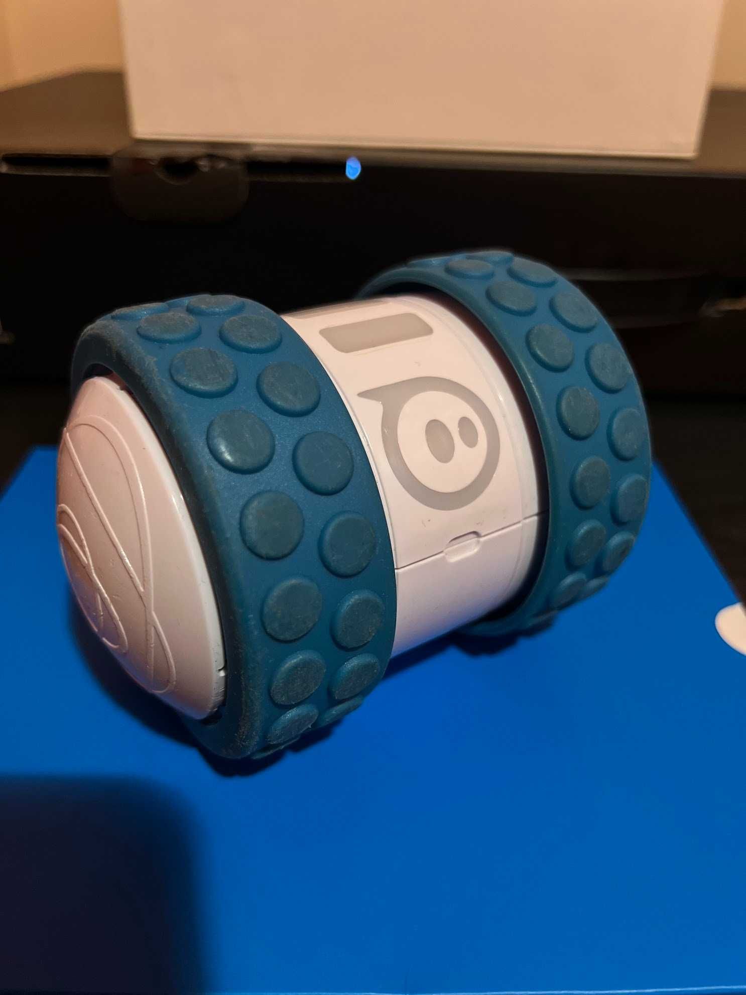 Robot Sphero Ollie alb/albastru cu aplicatie