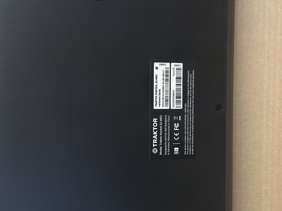 DJ контролер Traktor Kontrol S2 ( Конзола , Пулт )