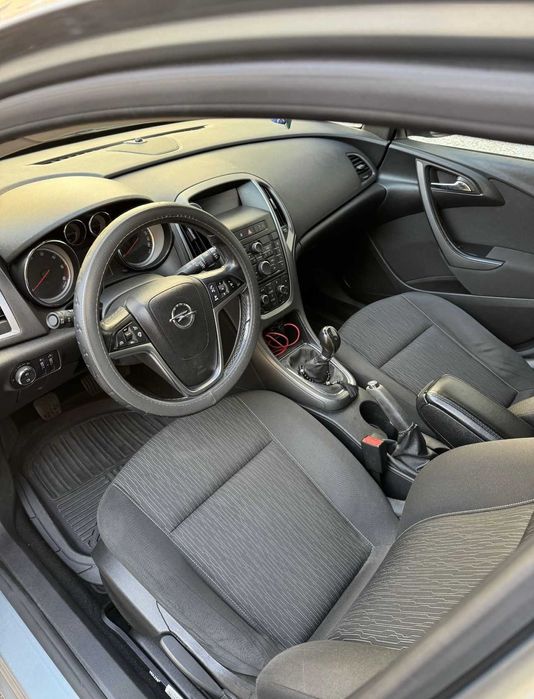 Opel astra j sport tourer