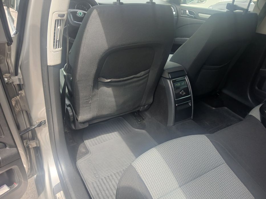 Skoda Superb 2.0 TDI 170cp DSG