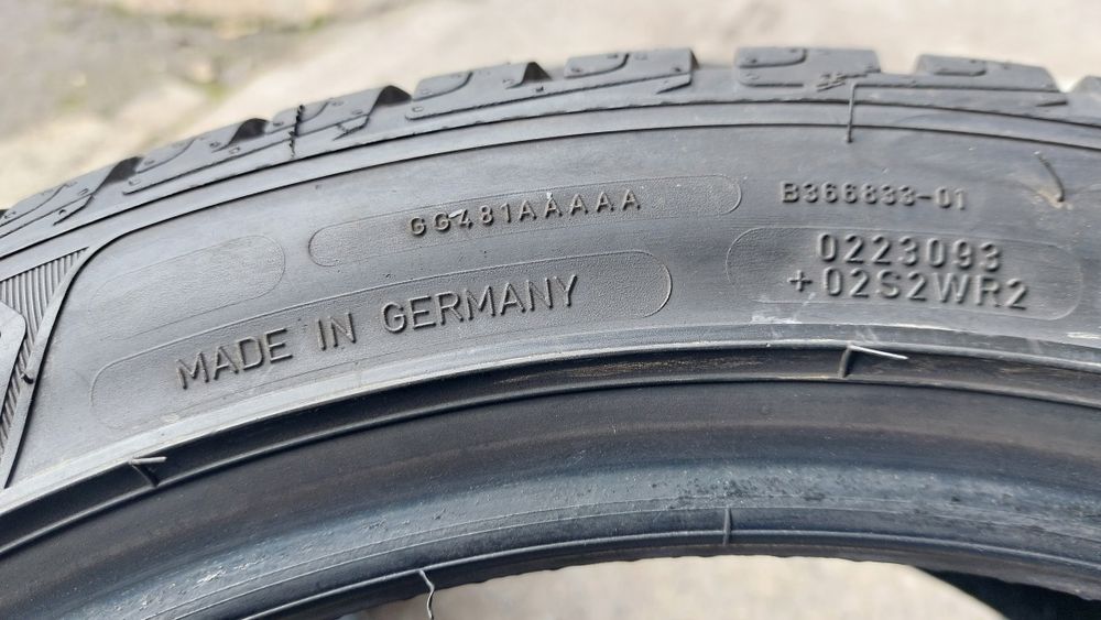 Зимни гуми 225/45/18 Goodyear Ultragrip Performance + 2 броя