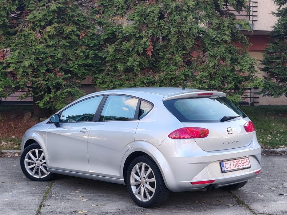 Vând seat Leon an 2011//14 benzina