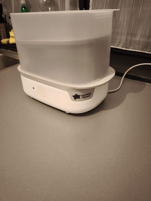 Sterilizator biberoane Tommee Tippee cu abur