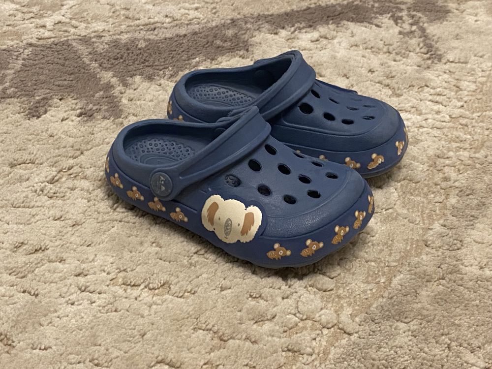 Sandale crocs marimea 22
