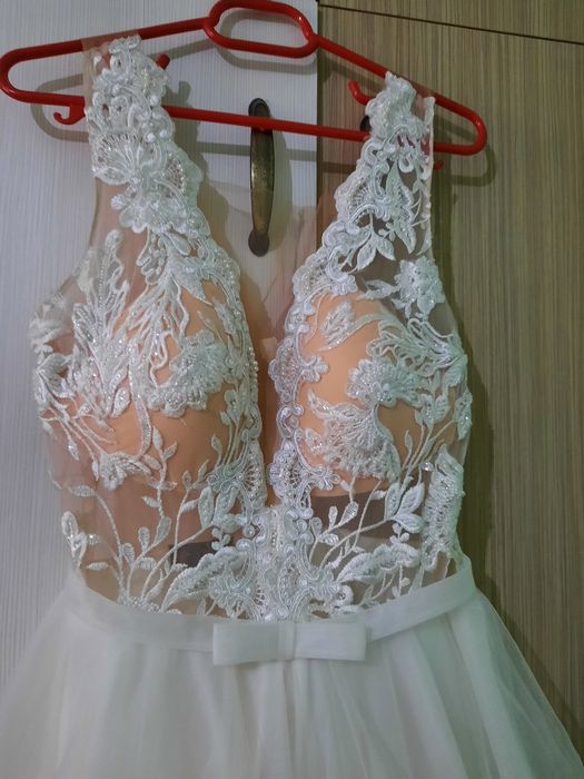 Vând rochie purtata la cununia civila