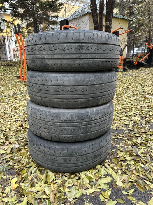 Шины б/у Bridgestone летние 4 шт.