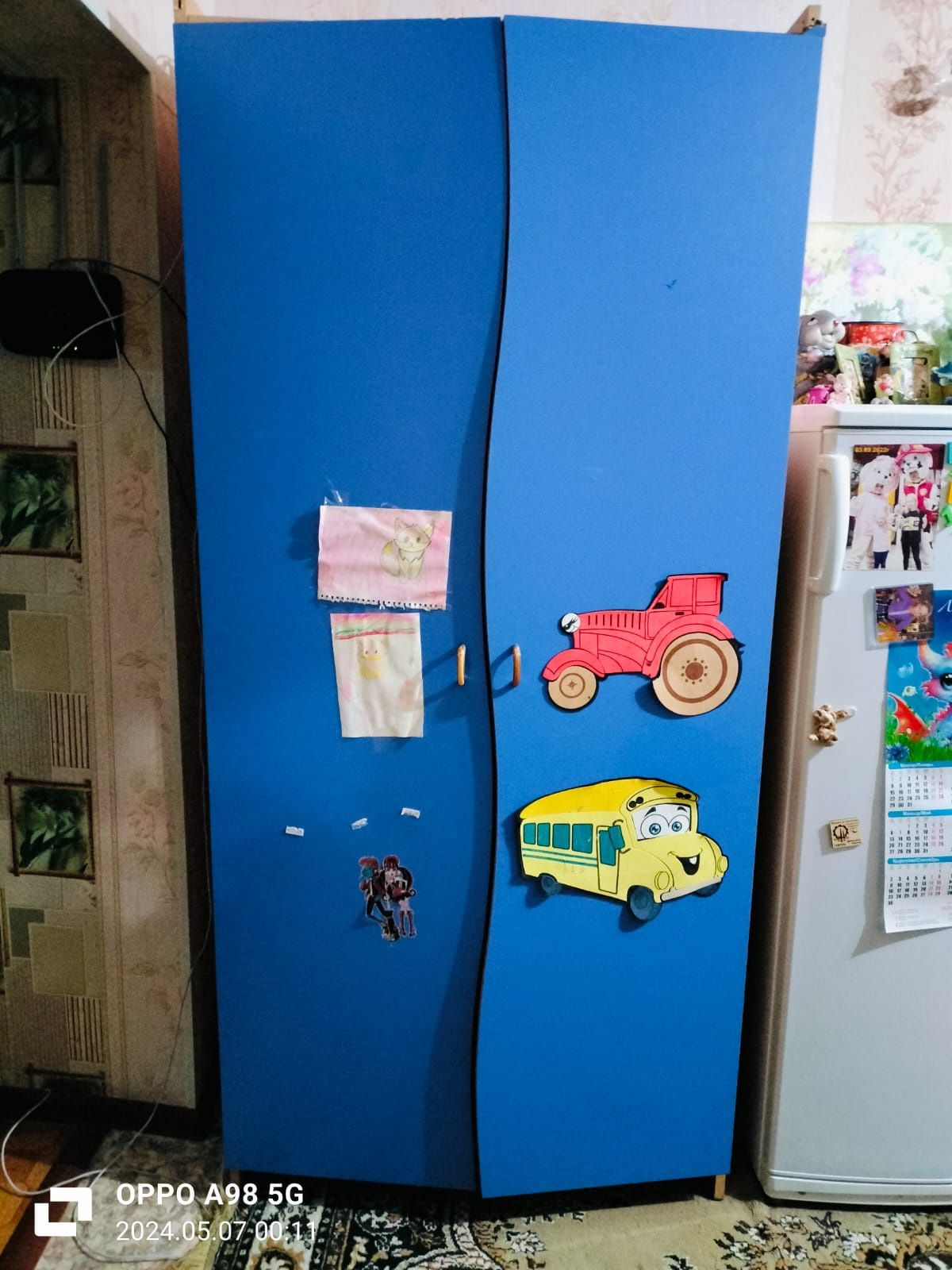 Продам шкаф,комп.стол,тумбочку и кровать