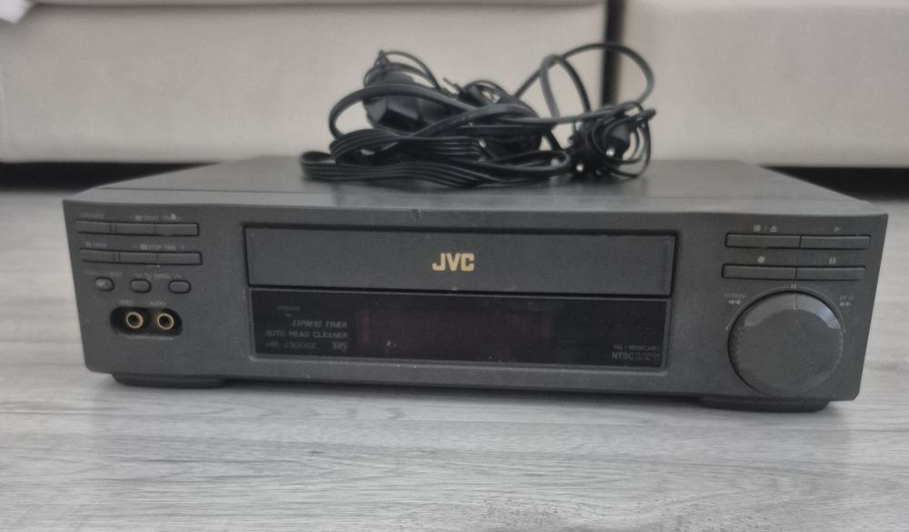 Продам видеомагнитофон