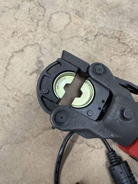 Presa hidraulica pentru cablu Milwaukee M18 ONEHCCT60