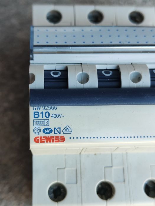 Intrerupator, Siguranta, automata, MT, 100, 3P, Tripolar, Curba, B, 10