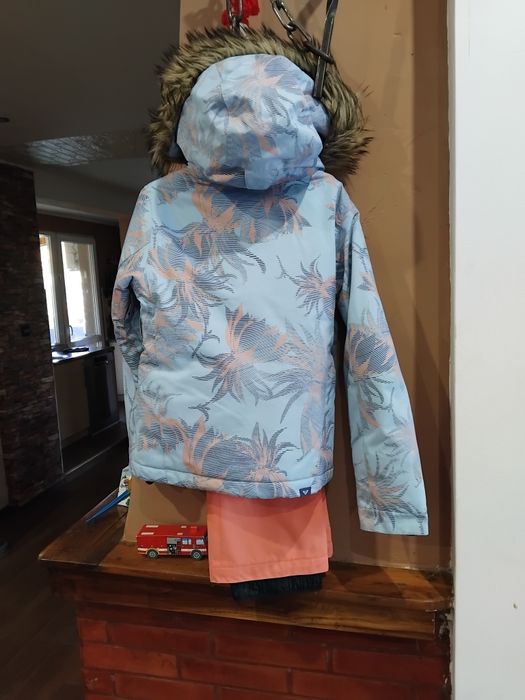 Ски екип Roxy за 8 г.