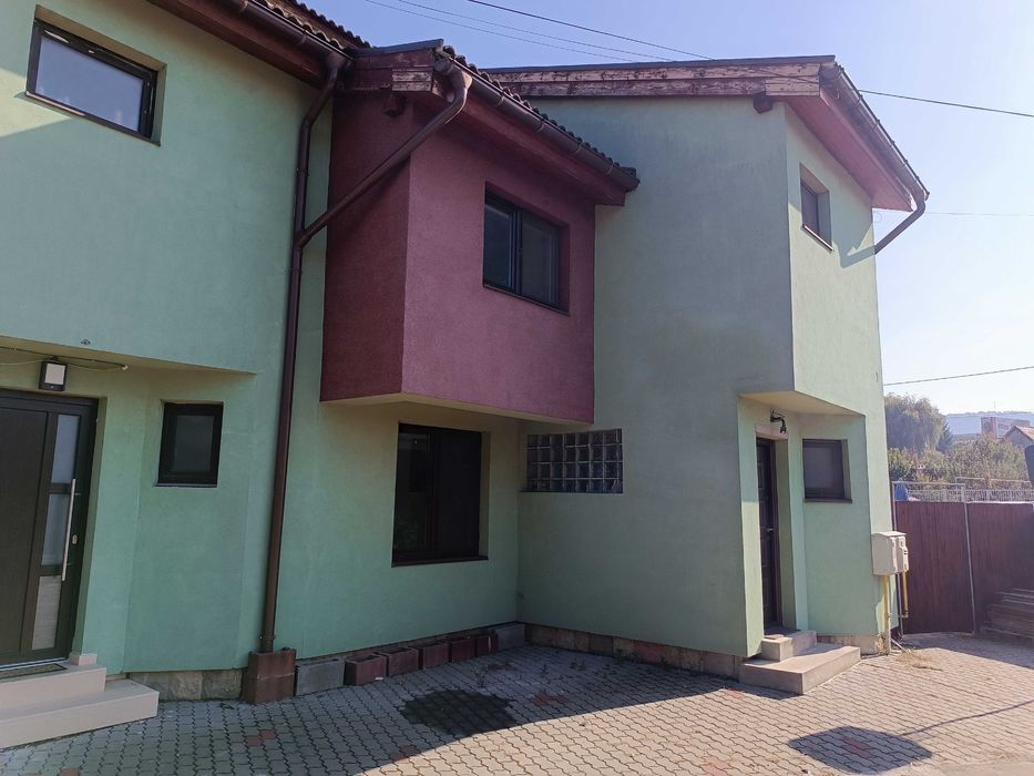 Vand casa insiruita unifamiliala