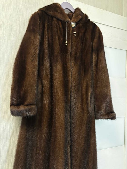 Продам норковую шубу