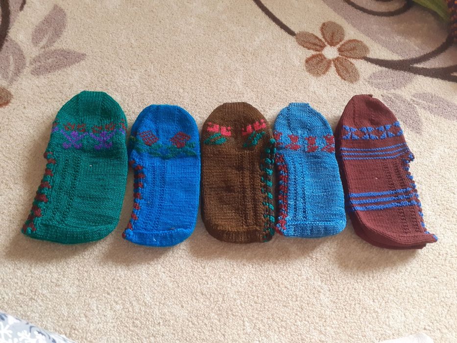 Ръчно плетени нови терлици 3 лв за чифт