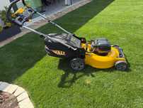 Mașina tuns iarba DeWalt DCMW564P2