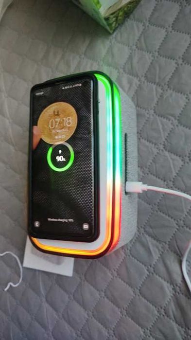 Boxa cu  Bluetooth ,Lamap RGB , încarcare wireless,,orga de lumini,etc
