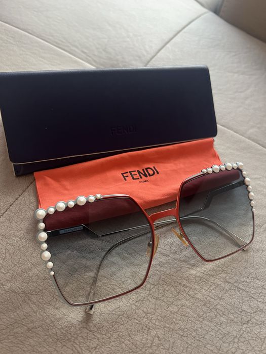 Слънчеви очила FENDI