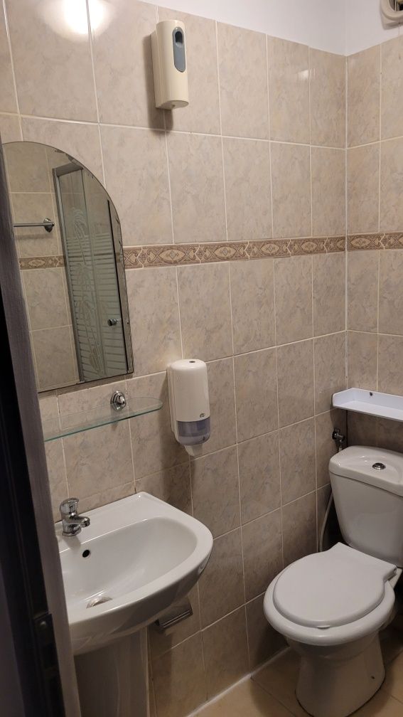 Închiriez garsonieră