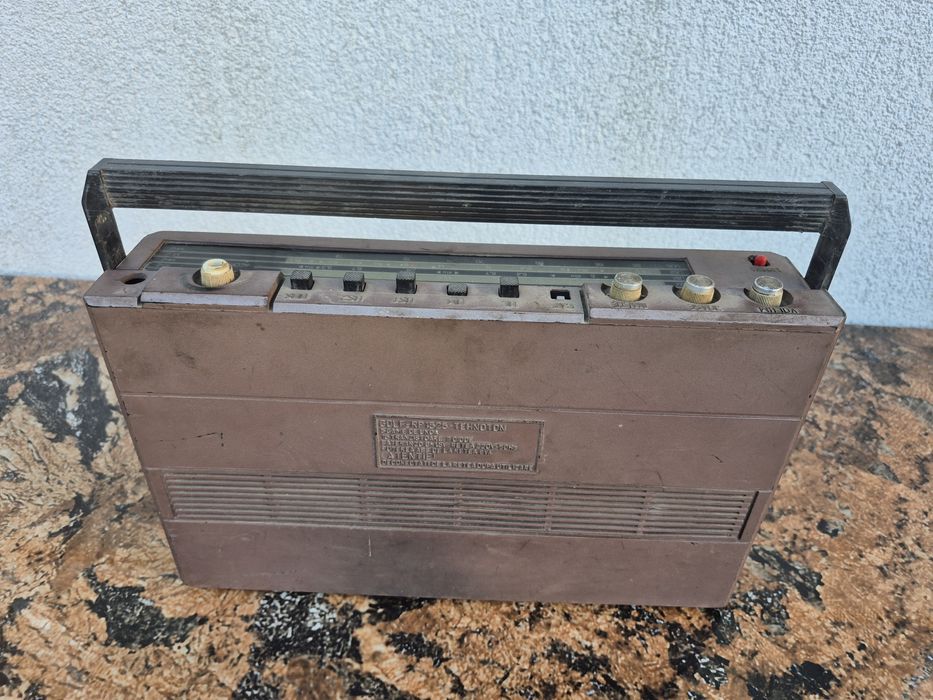 Radio receptor portabil Golf ,model RP-1525 - nefunctional 

- radio e