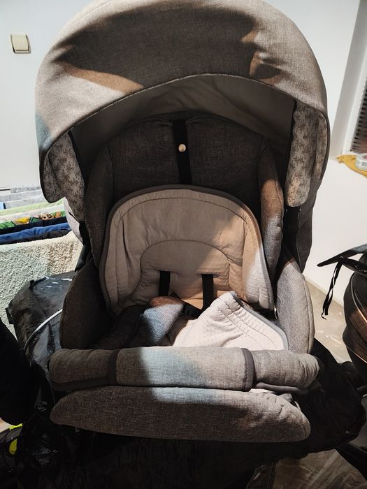 Детска количка с амортисьор