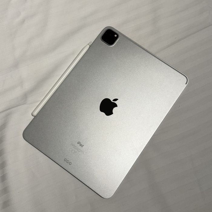 iPad Pro 11” (2 gen) 128 GB (с коробкой) + стилус