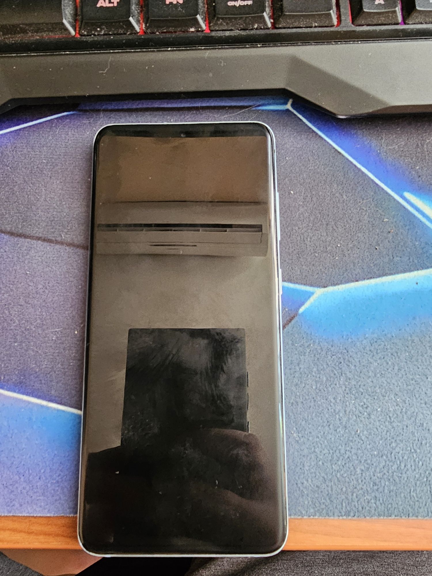 Продавам Samaung galaxy S20 8/128 крайна цена