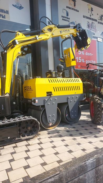 Мини экскаватор (спец техника)