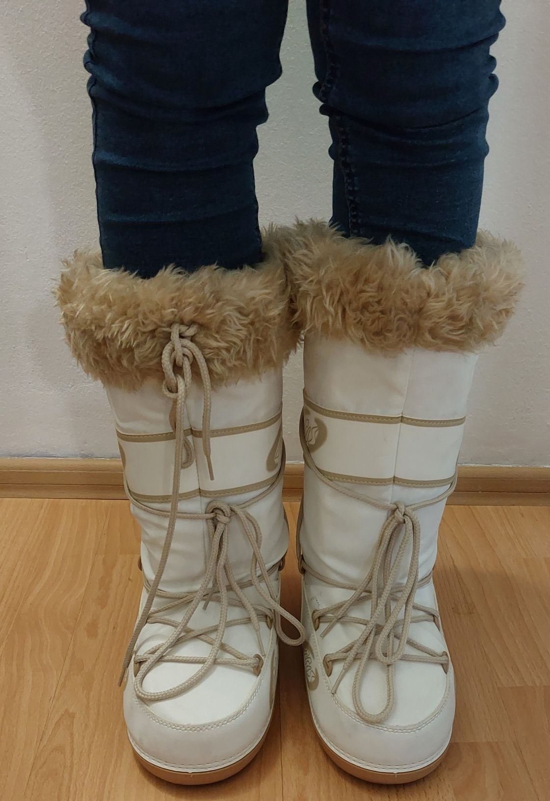 Vând Cizme Moon boots Alaska boots marimea 38-40