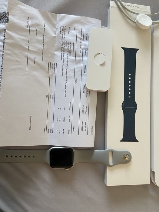 Часовник apple Iwatch SE кутия зарядно касова бележка