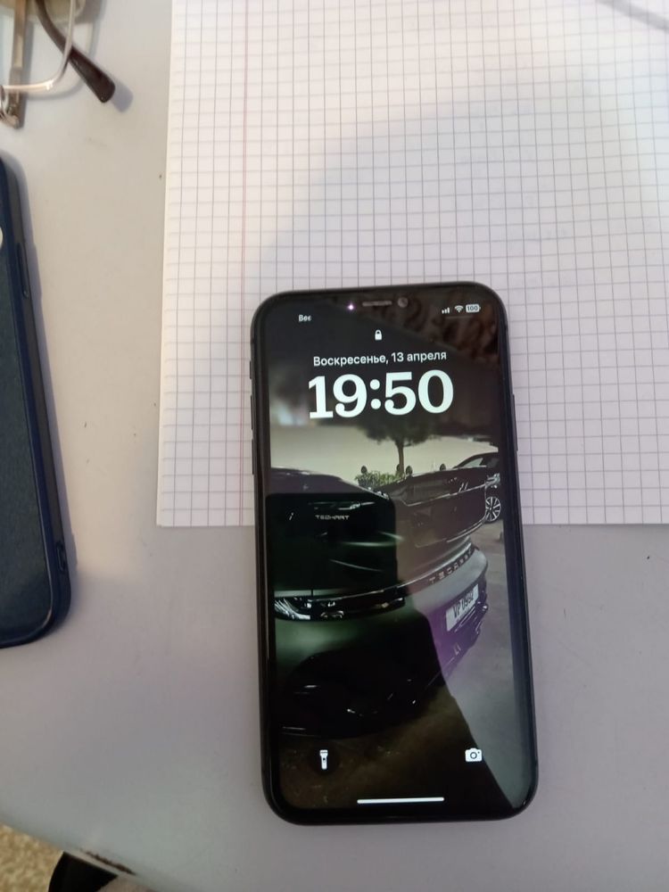 Продам Айфон 11.