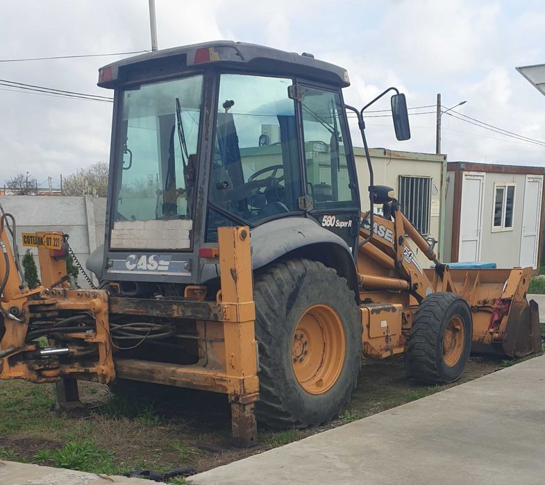 Vând Buldoexcavator Case 580sr
