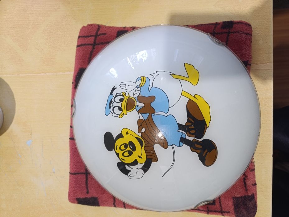 Светильник на стену