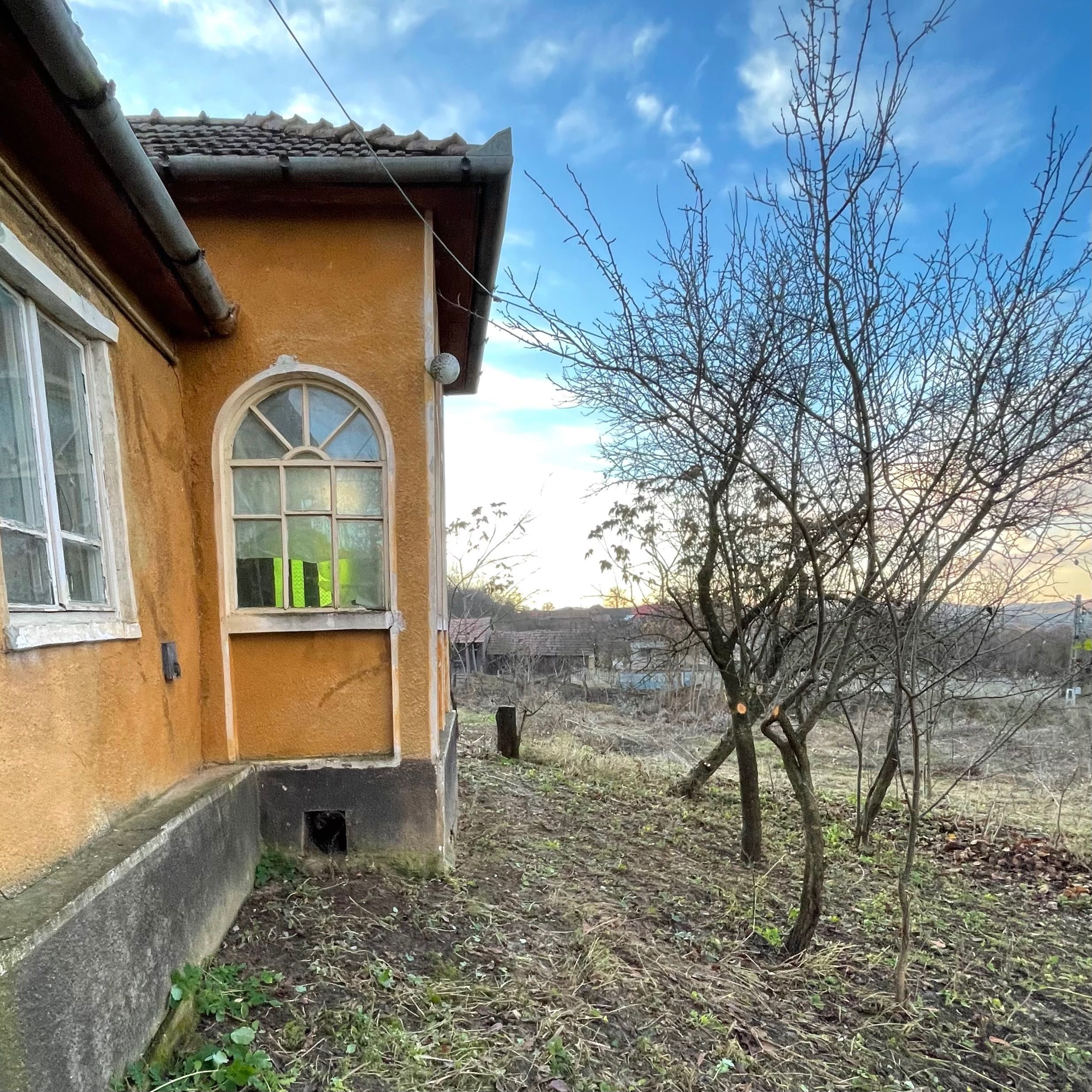 Casa la țară în sat Țagu comuna Budești Jud. Bistrița-Năsăud